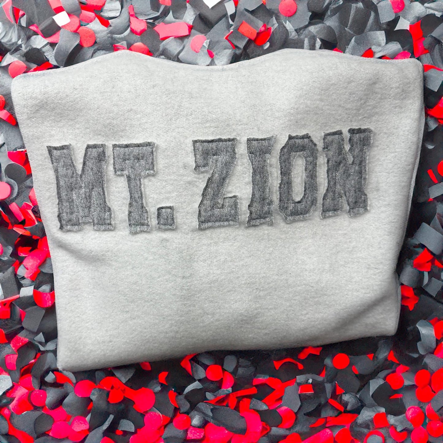 Yukon Appliqué Sweatshirt (preorder)