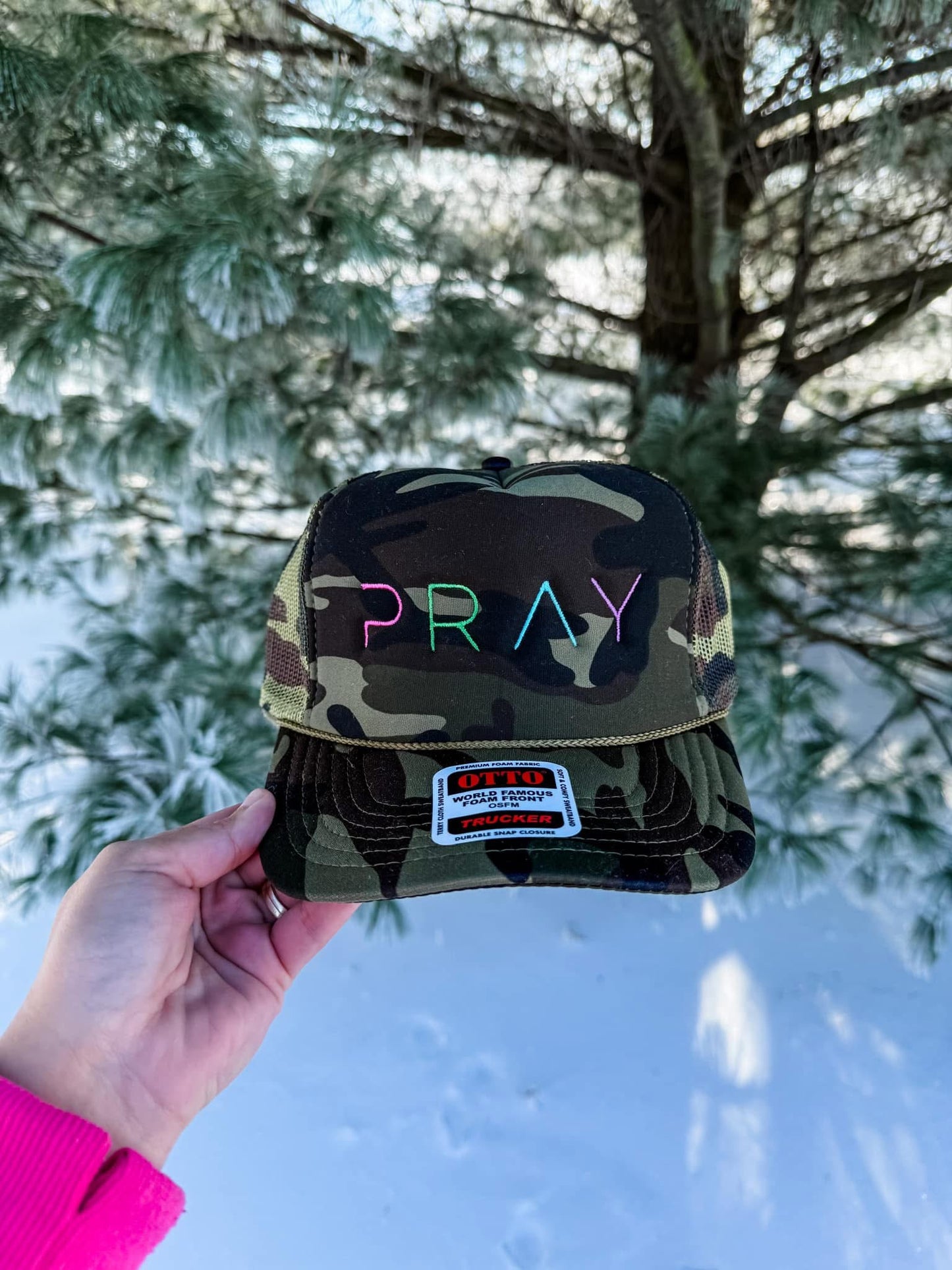 Pray embroidered hat (preorder)